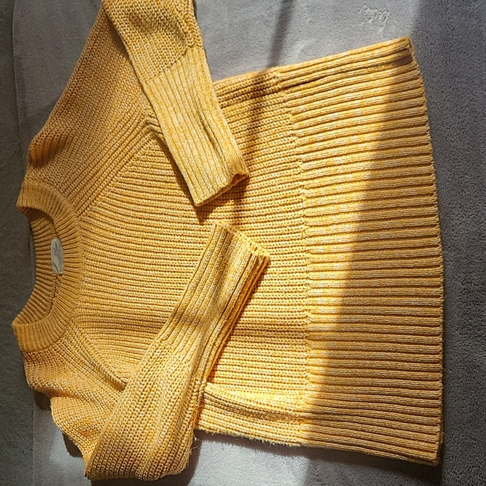 Universal Thread Sweater - Picture 2 of 5